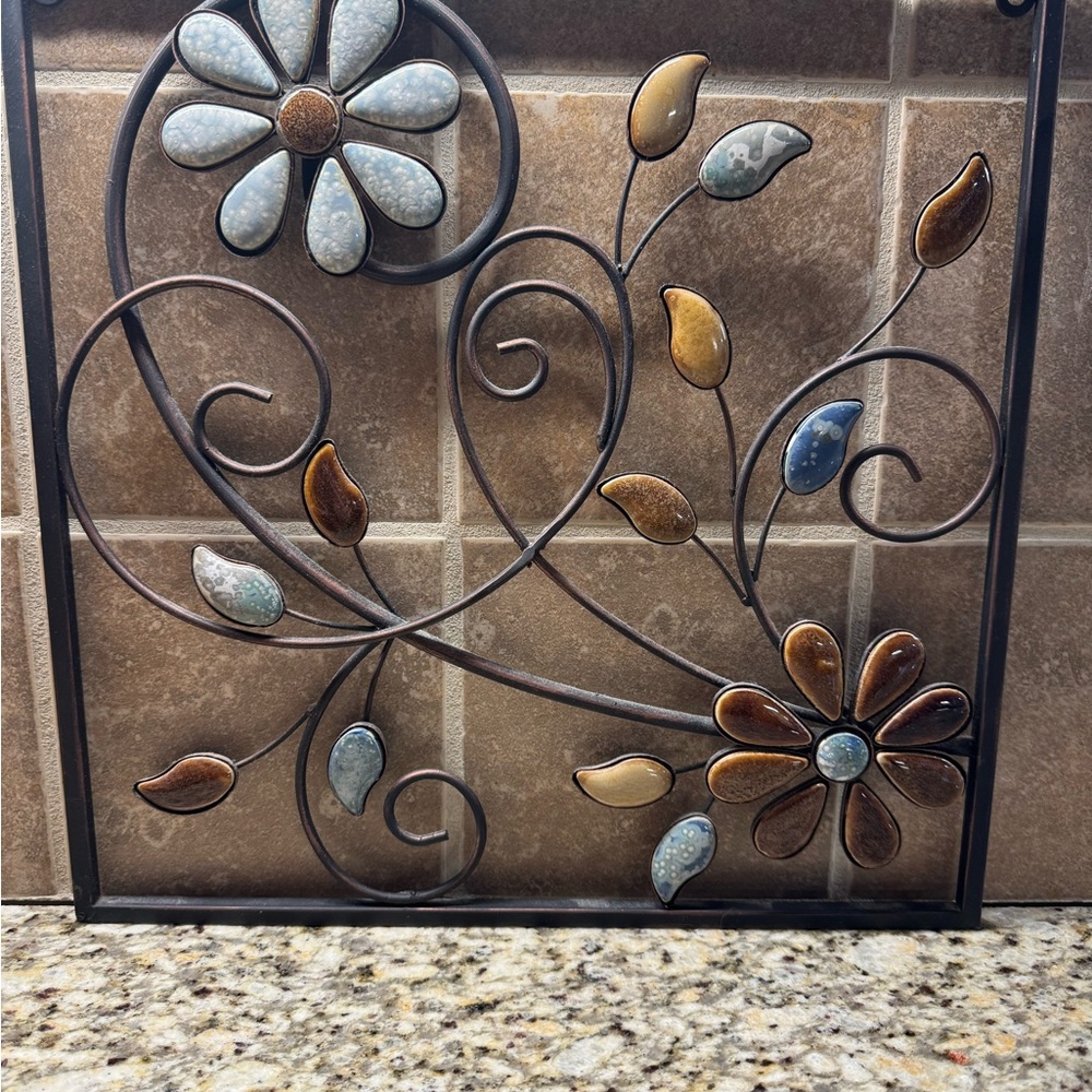 Metal wall art Tree Branch & Multi color glazed ceramic leaves 14” x 14” NWT